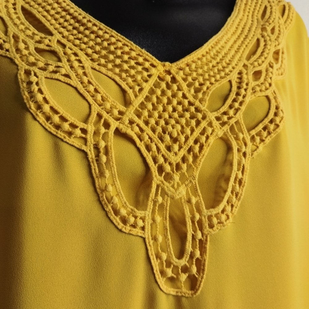C Est. 1946 Blouse Women's Yellow/Gold Lace V-Neck 3/4 Flare Sleeve Sz 18/20W - Picture 8 of 10
